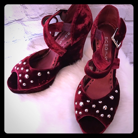 BCBG Shoes - Crushed velvet BCBG platform wedge